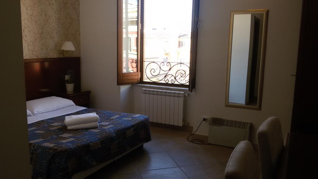 Mrs Julie Guesthouse ローマ 部屋 写真