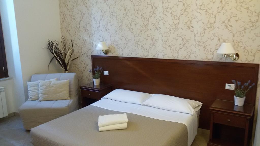 Mrs Julie Guesthouse ローマ 部屋 写真