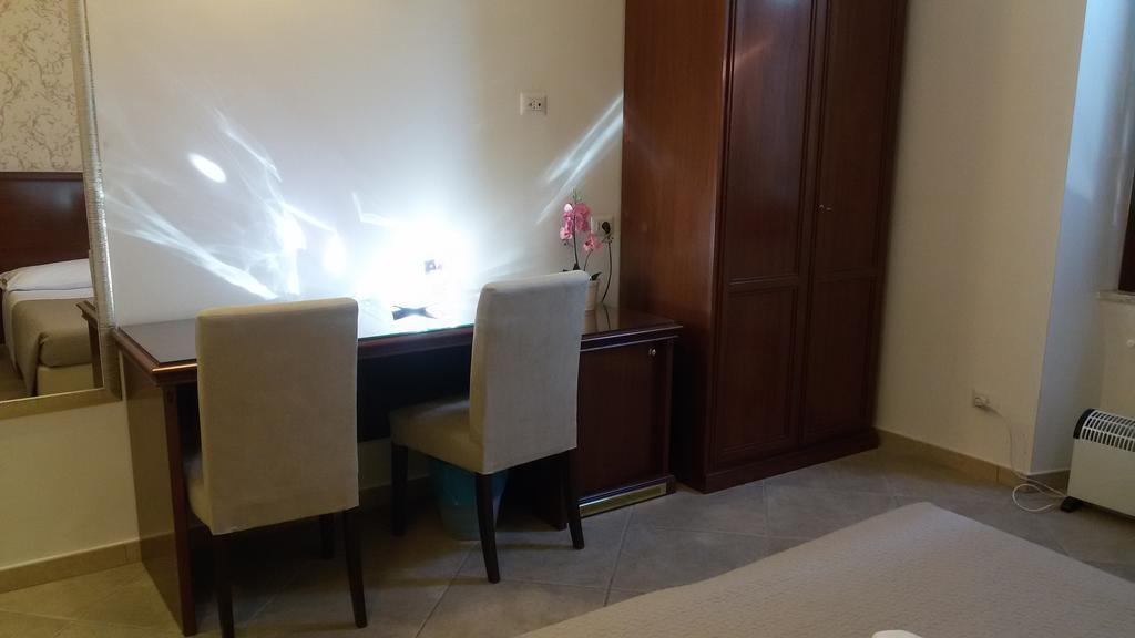 Mrs Julie Guesthouse ローマ 部屋 写真